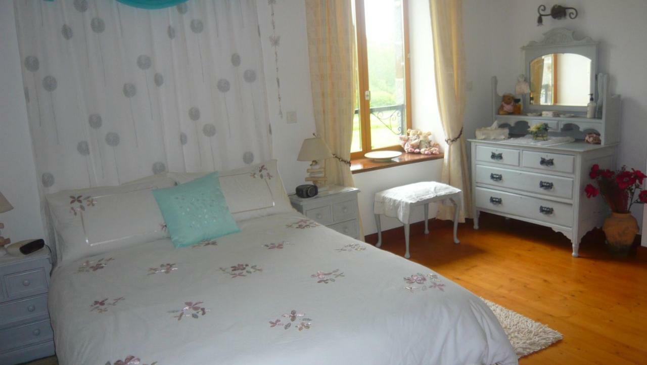 Le Rocher B&B Yvrandes Exterior photo